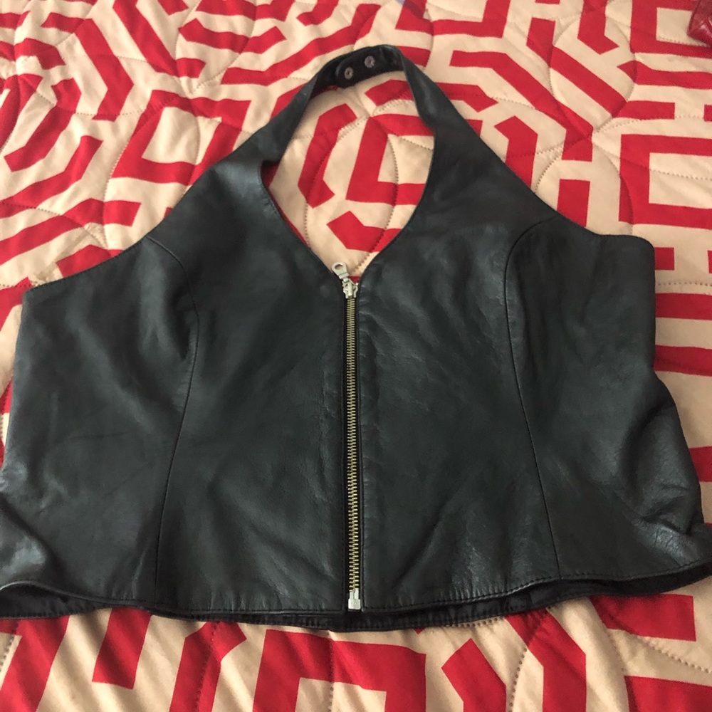 Black Wilson’s leather top